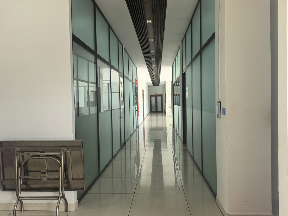 MOSUO Vietnam factory office corridor real-life photos